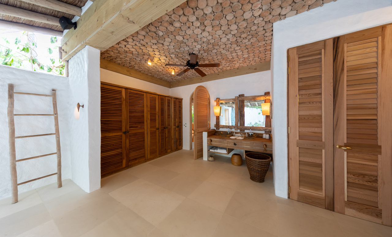 Soneva Fushi - Crusoe Suite with Pool_ Villa 28 (8)