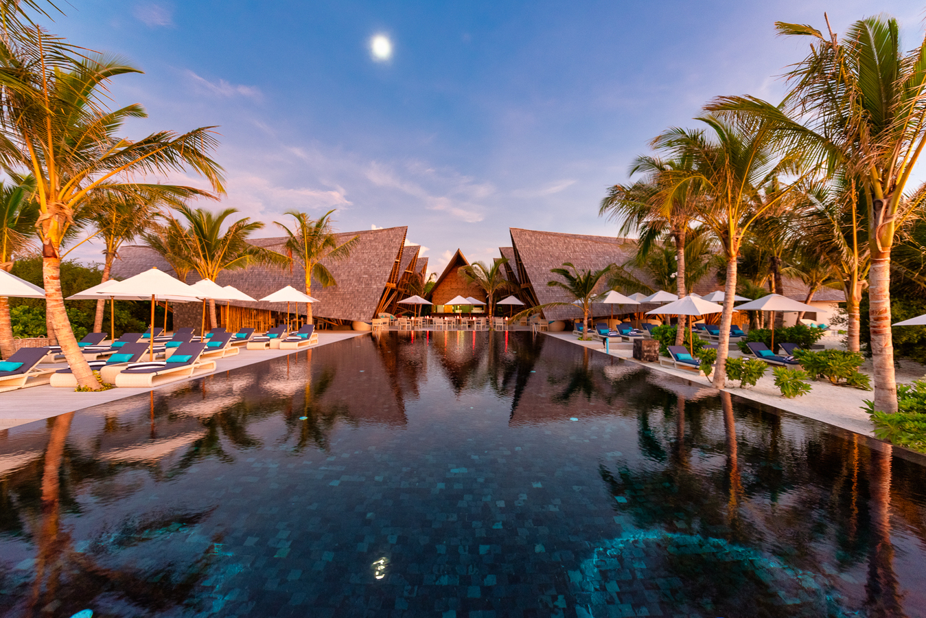 2. Kuredhivaru Resort and Spa - Latitude 5.5. pool